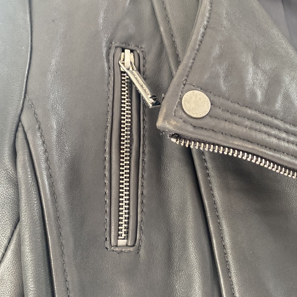 Michael Kors leather jacket. Size S. Very good condition. Butter soft - Picture 4 of 9